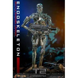 Terminator 2: Judgment Day Movie Masterpiece Die-cast Action Figure 1/6 Endoskeleton (Battle Damaged Version) 31 cm