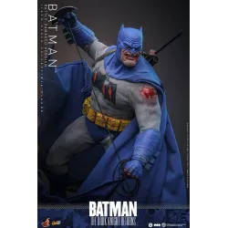 Batman: The Dark Knight Returns Comic Masterpiece Action Figure 1/6 Batman (Battle Damaged Version) 32 cm