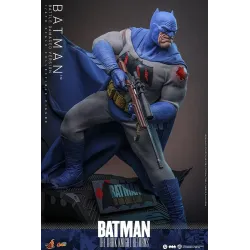 Batman: The Dark Knight Returns Comic Masterpiece Action Figure 1/6 Batman (Battle Damaged Version) 32 cm