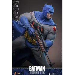 Batman: The Dark Knight Returns Comic Masterpiece Action Figure 1/6 Batman (Battle Damaged Version) 32 cm